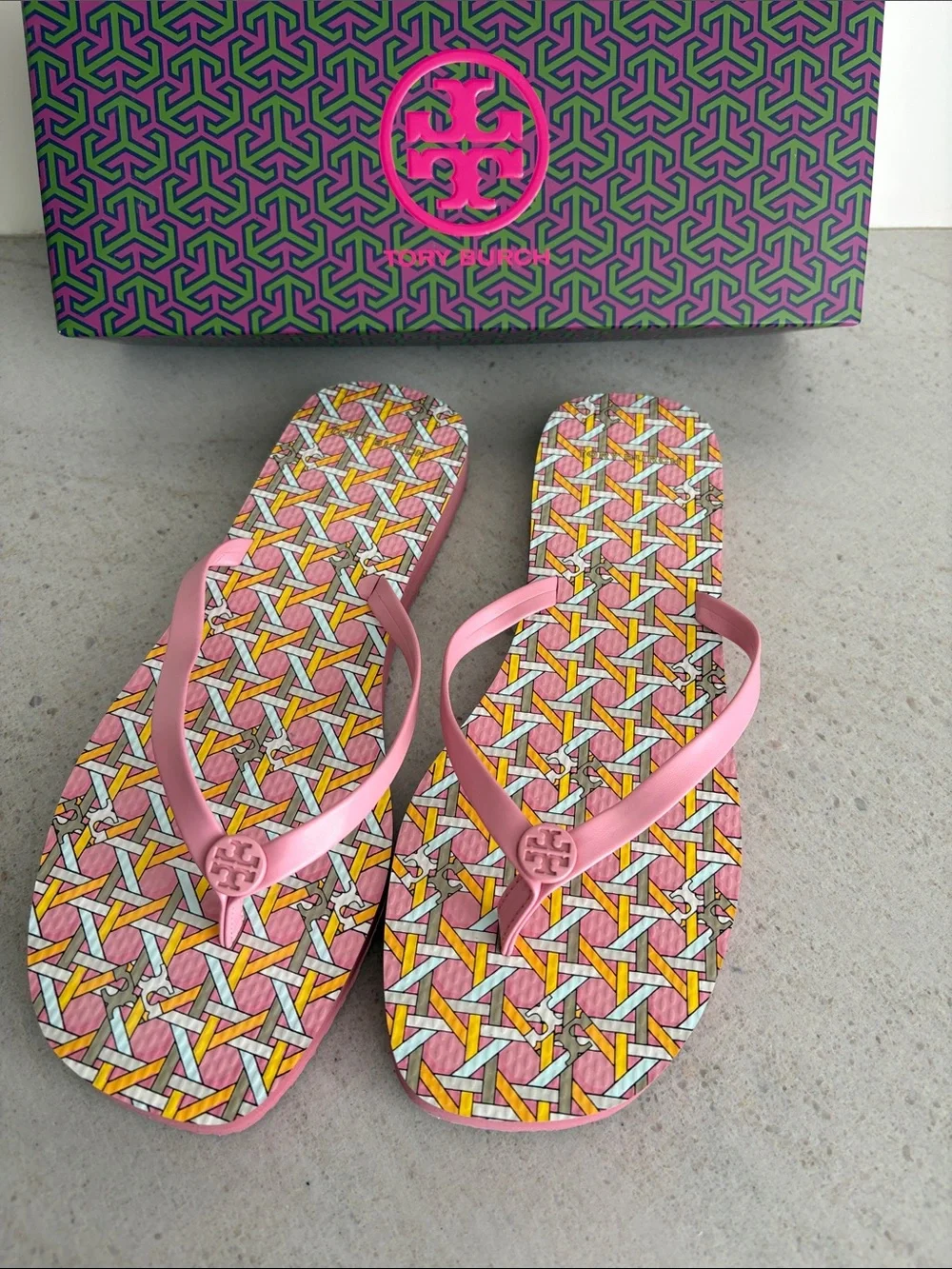 NEW Tory Burch Pink Caning Logo Geo 650 Flip Flops Size 9 - Picture 10 of 10